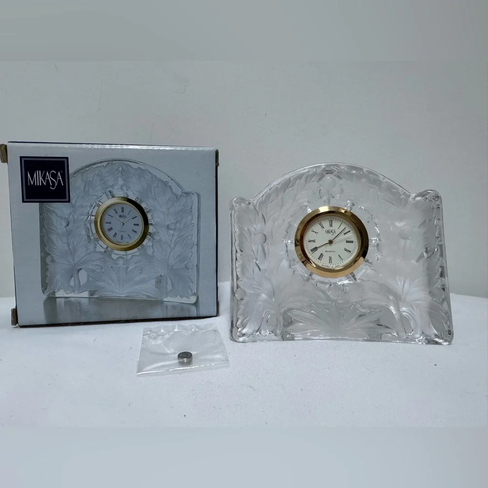 Vintage Mikasa Elegant Crystal Clock with Gold Accents (NWT).